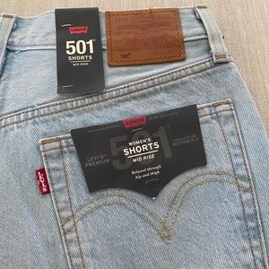 Levi’s 501 Shorts— Size 27